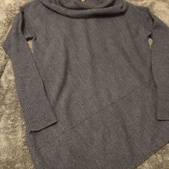 🎈3/$12 Asymmetrical Sweater!!! - Picture 2 of 9